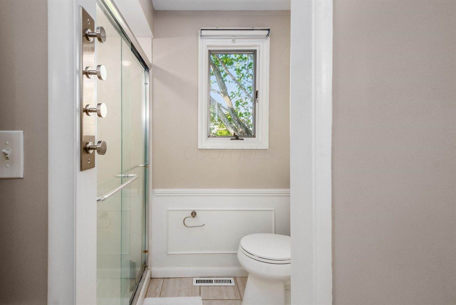 2570 Lane Road, Columbus, OH 43220