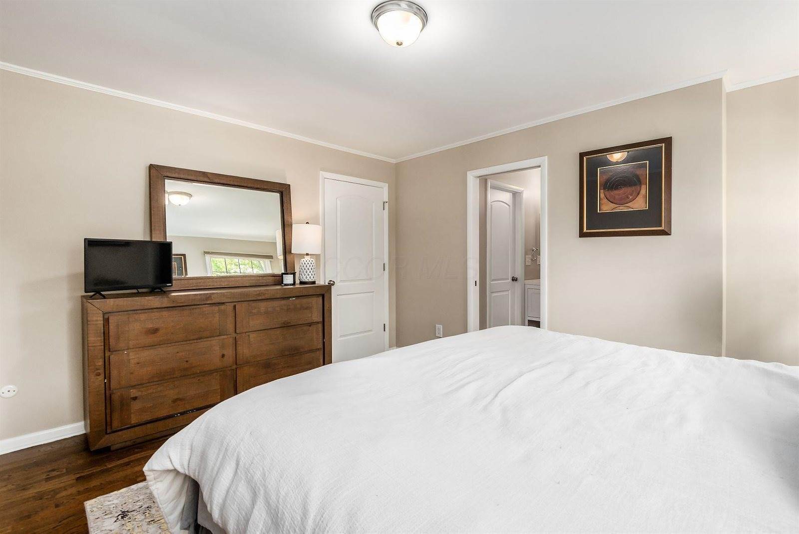 2570 Lane Road, Columbus, OH 43220