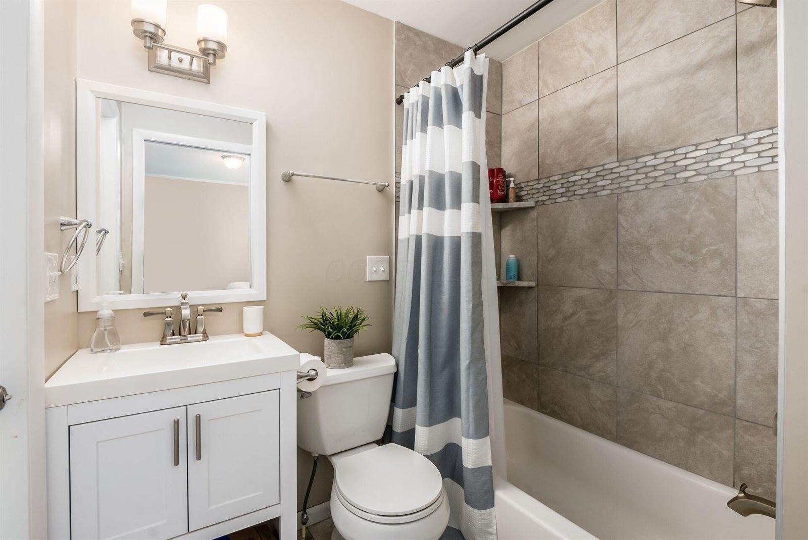 2570 Lane Road, Columbus, OH 43220