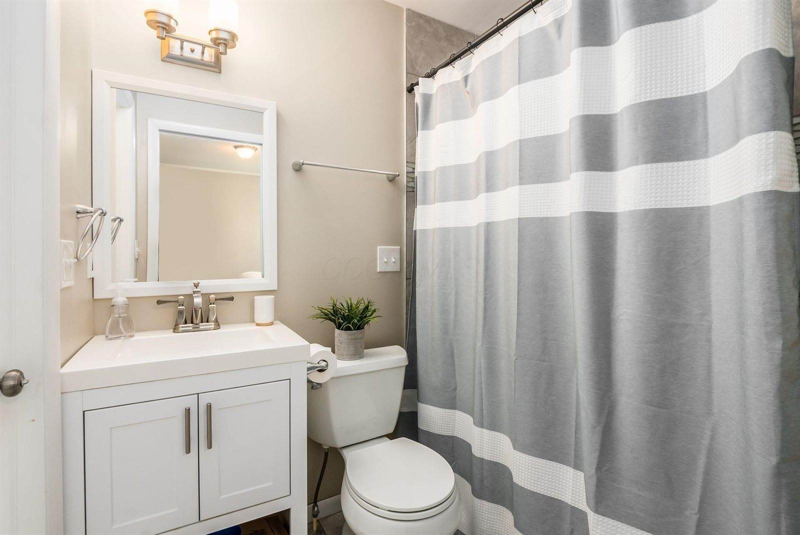 2570 Lane Road, Columbus, OH 43220