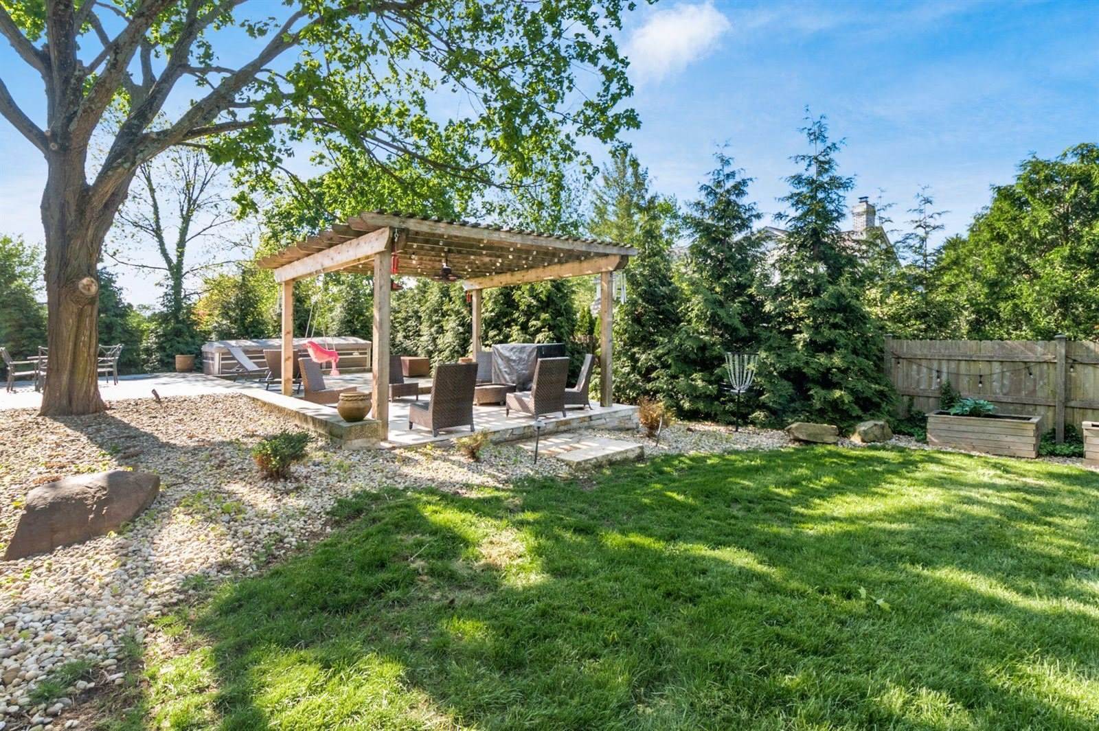 2570 Lane Road, Columbus, OH 43220