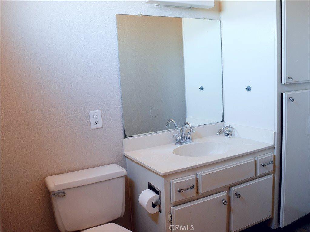 2465 West Acacia Avenue, Hemet, CA 92545