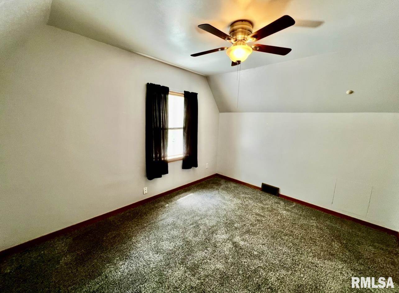 101 North Ridge Street, Cambridge, IL 61238