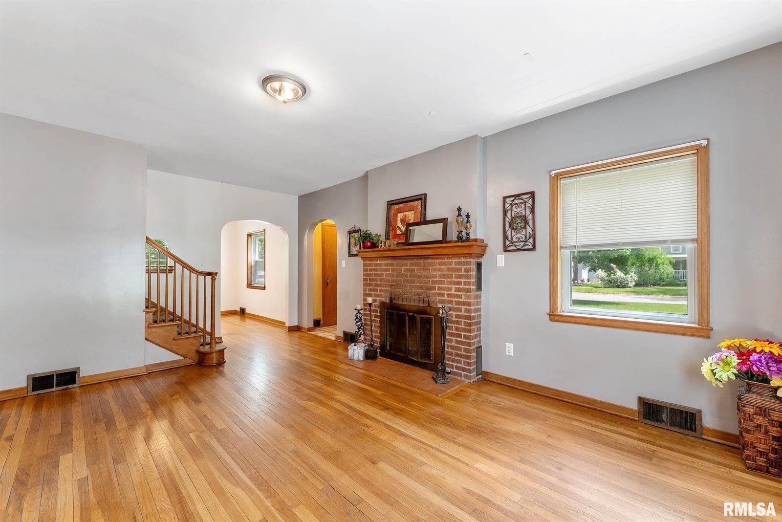 101 North Ridge Street, Cambridge, IL 61238