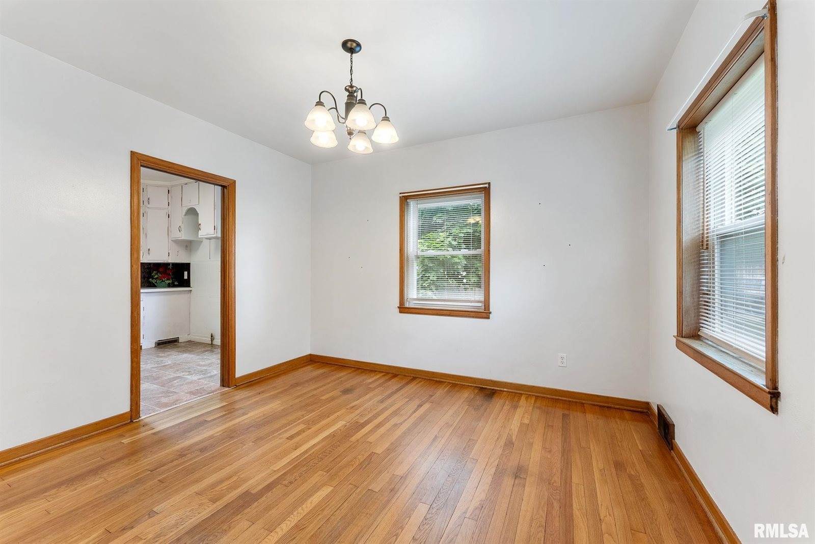 101 North Ridge Street, Cambridge, IL 61238