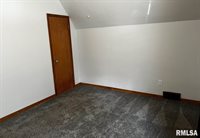 101 North Ridge Street, Cambridge, IL 61238