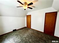 101 North Ridge Street, Cambridge, IL 61238