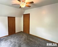 101 North Ridge Street, Cambridge, IL 61238