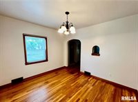 101 North Ridge Street, Cambridge, IL 61238