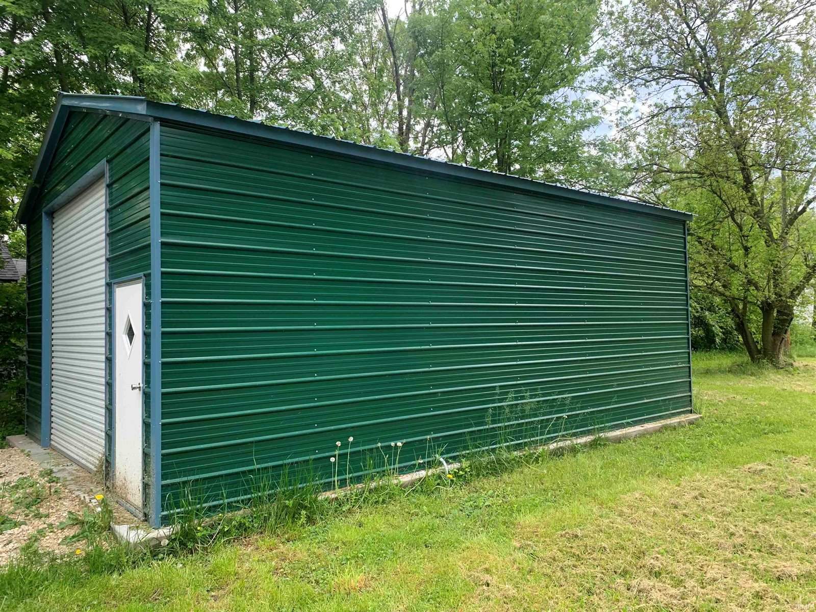 413 W Harvard Avenue, Muncie, IN 47303