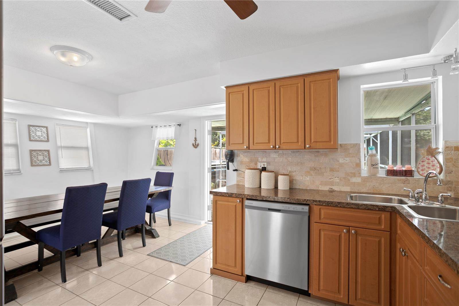 10442 Cirimoya Lane, Seminole, FL 33772