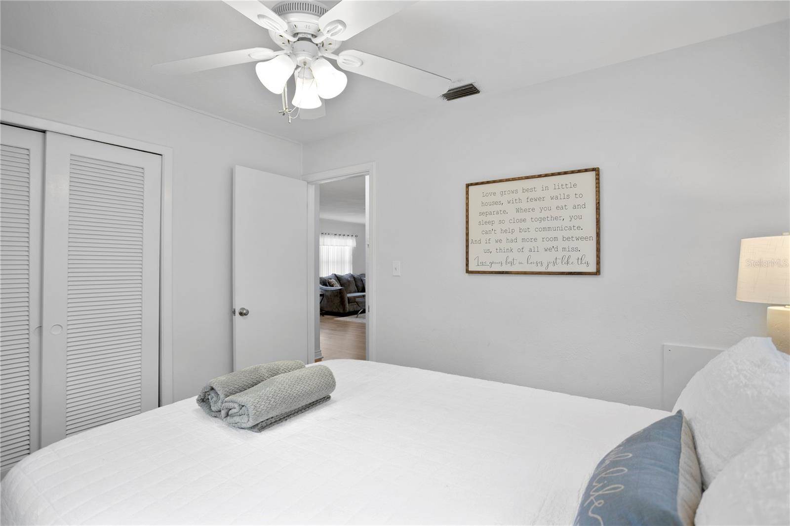 10442 Cirimoya Lane, Seminole, FL 33772