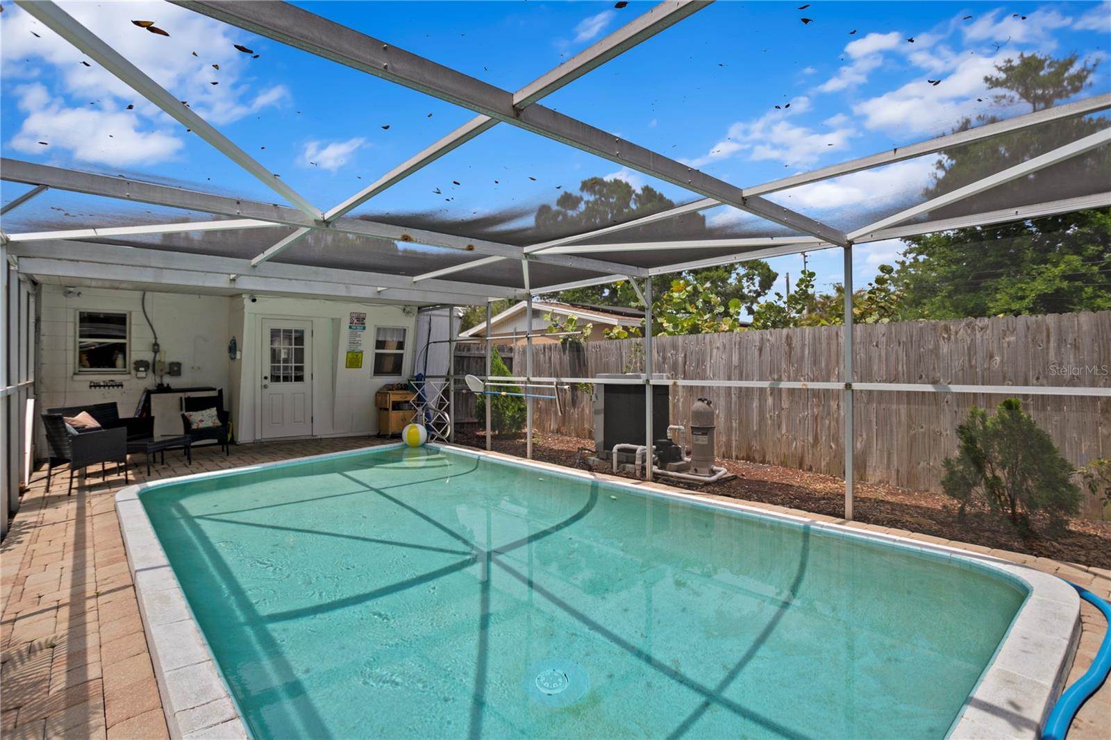 10442 Cirimoya Lane, Seminole, FL 33772