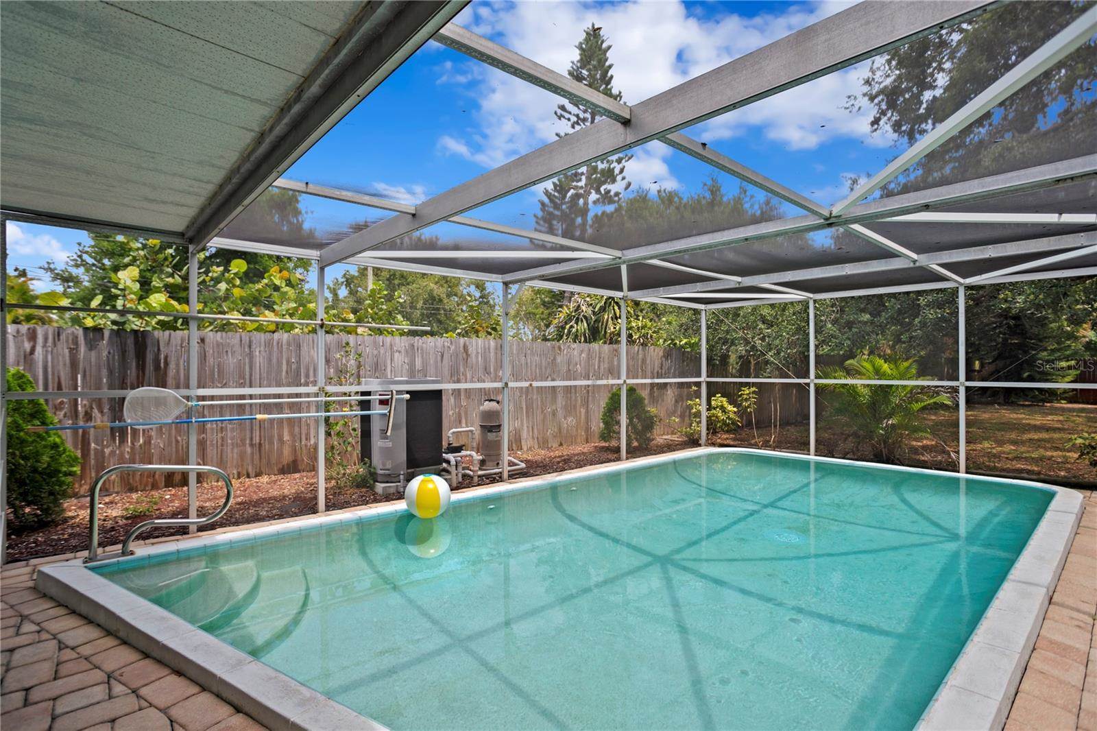 10442 Cirimoya Lane, Seminole, FL 33772