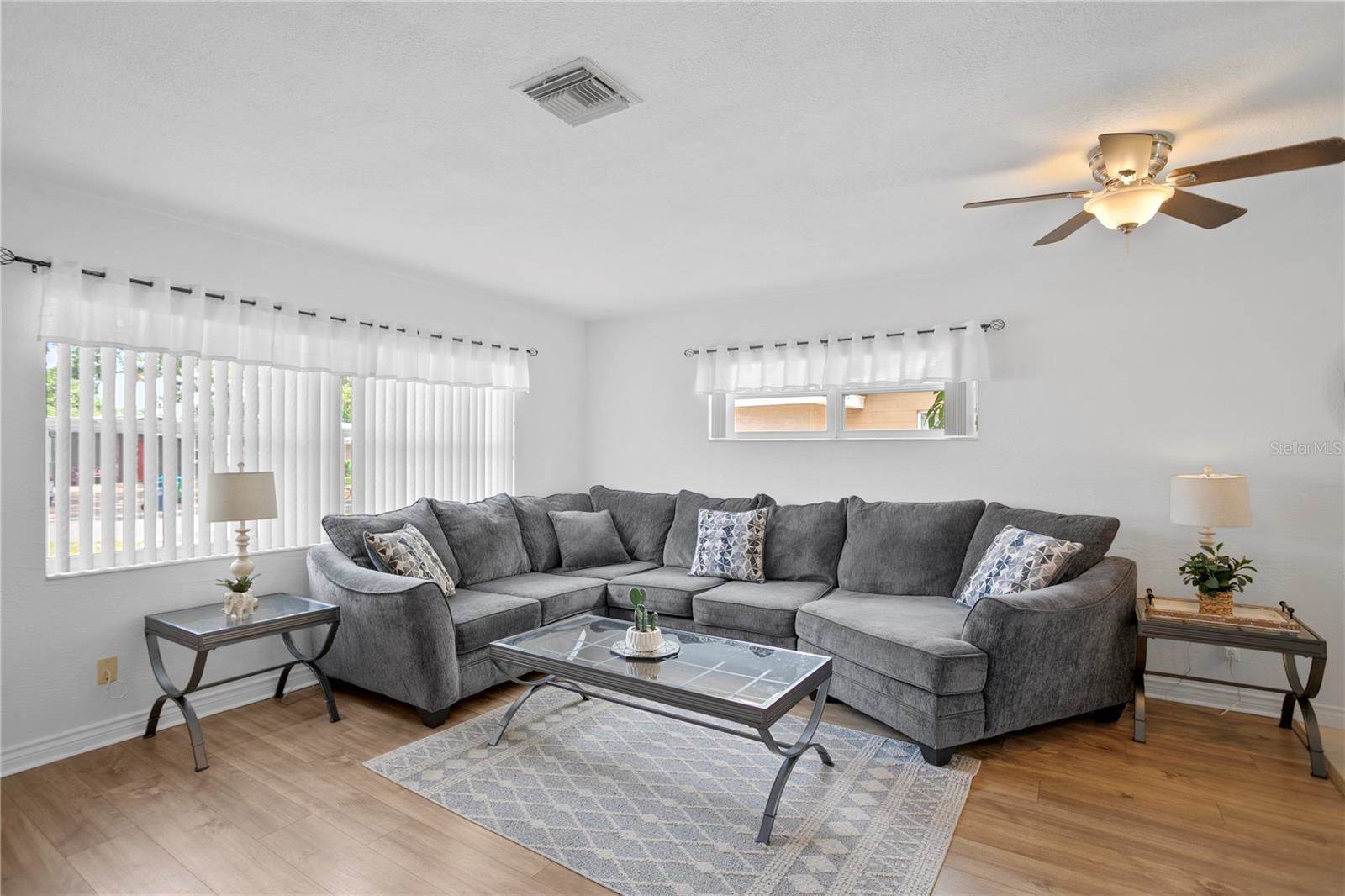 10442 Cirimoya Lane, Seminole, FL 33772