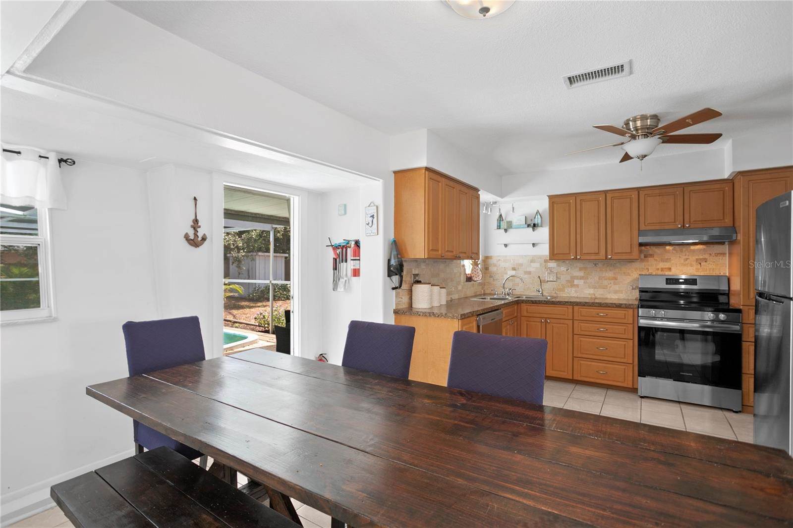 10442 Cirimoya Lane, Seminole, FL 33772