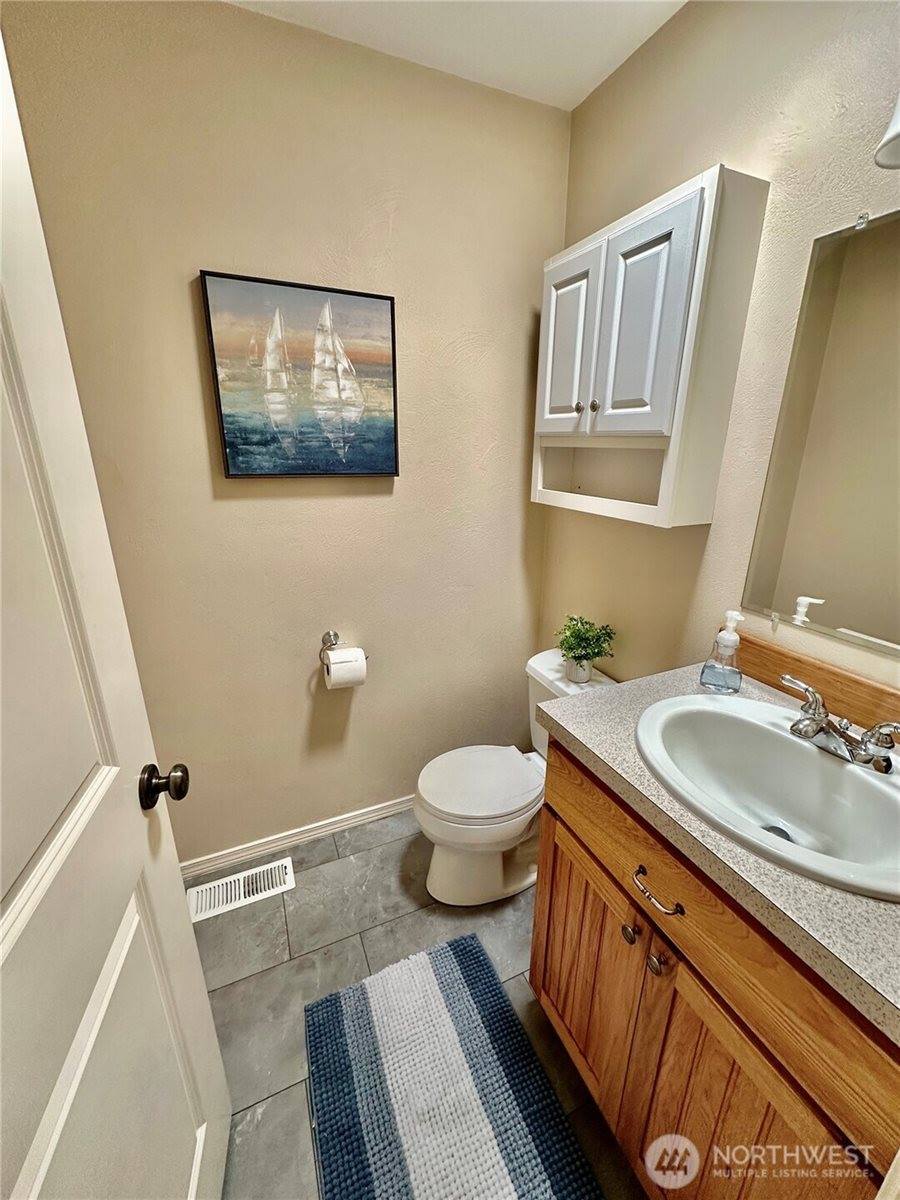 702 Cherry Road, Montesano, WA 98563