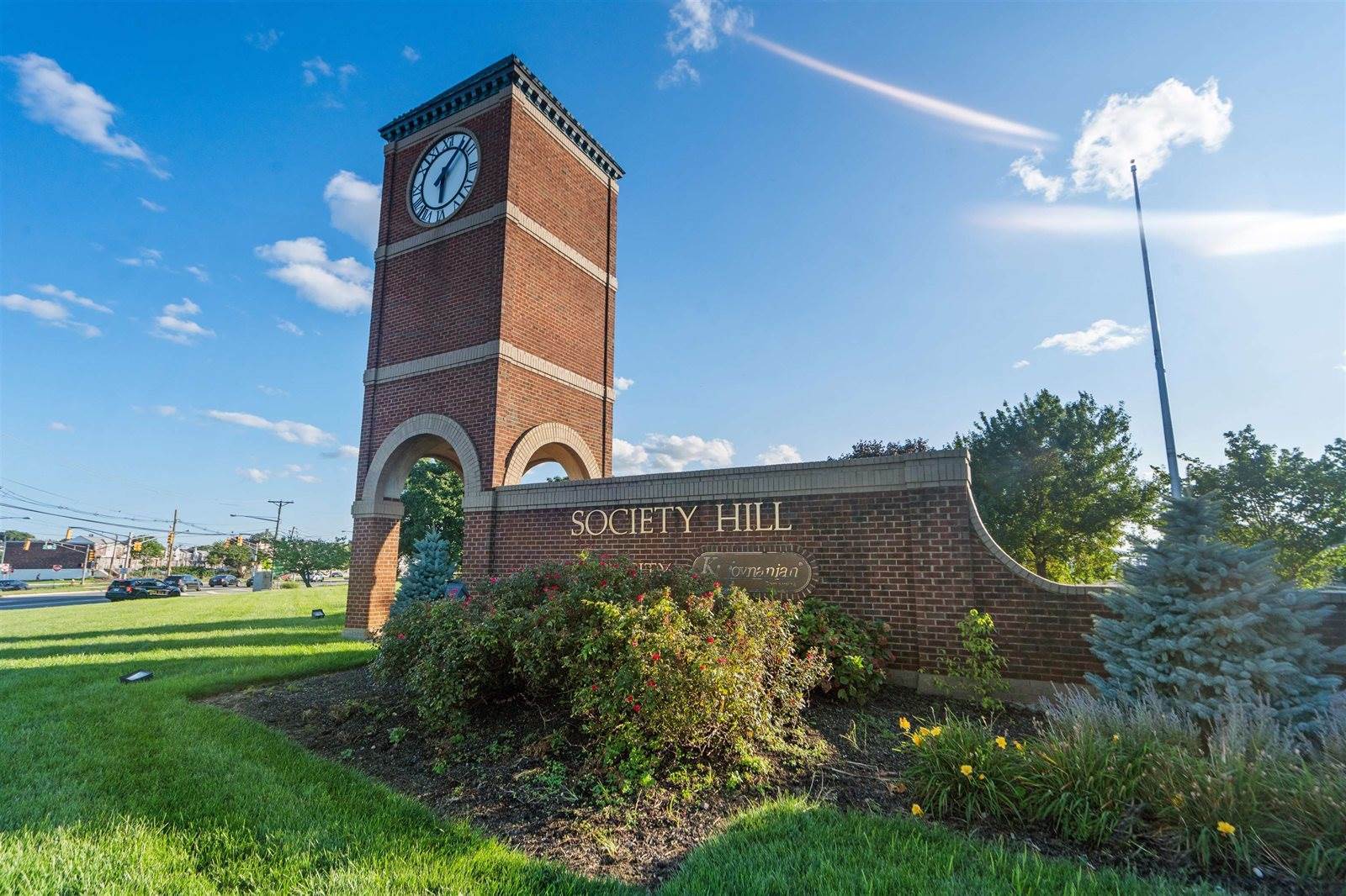 4 Persimmon Ct, Jersey City, NJ 07305