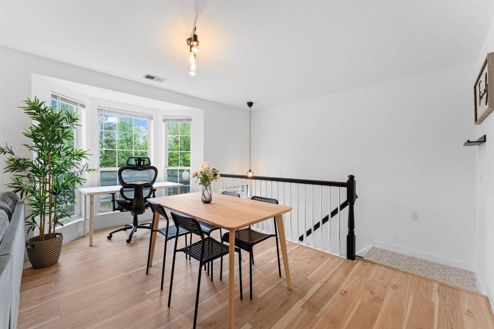 4 Persimmon Ct, Jersey City, NJ 07305