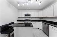 4 Persimmon Ct, Jersey City, NJ 07305