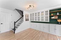 4 Persimmon Ct, Jersey City, NJ 07305