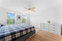 4 Persimmon Ct, Jersey City, NJ 07305