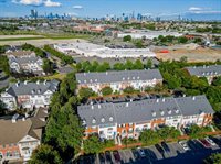 4 Persimmon Ct, Jersey City, NJ 07305