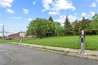 4 Persimmon Ct, Jersey City, NJ 07305
