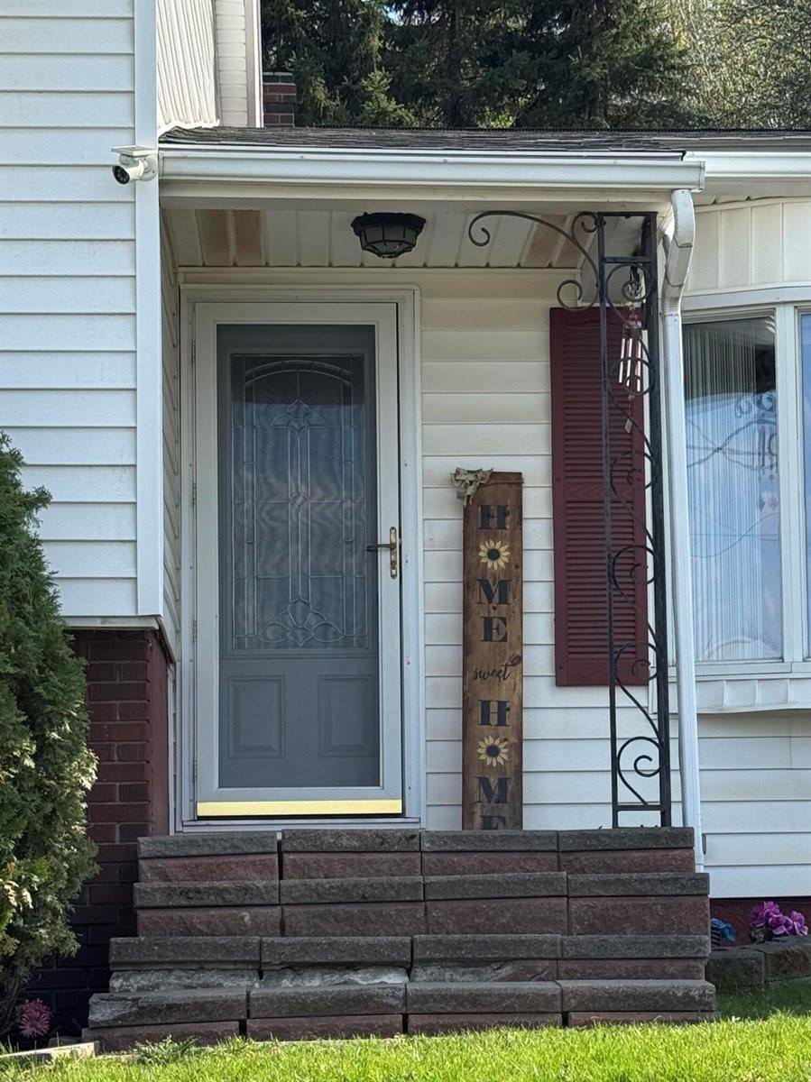 523 Main Street, Madawaska, ME 04756