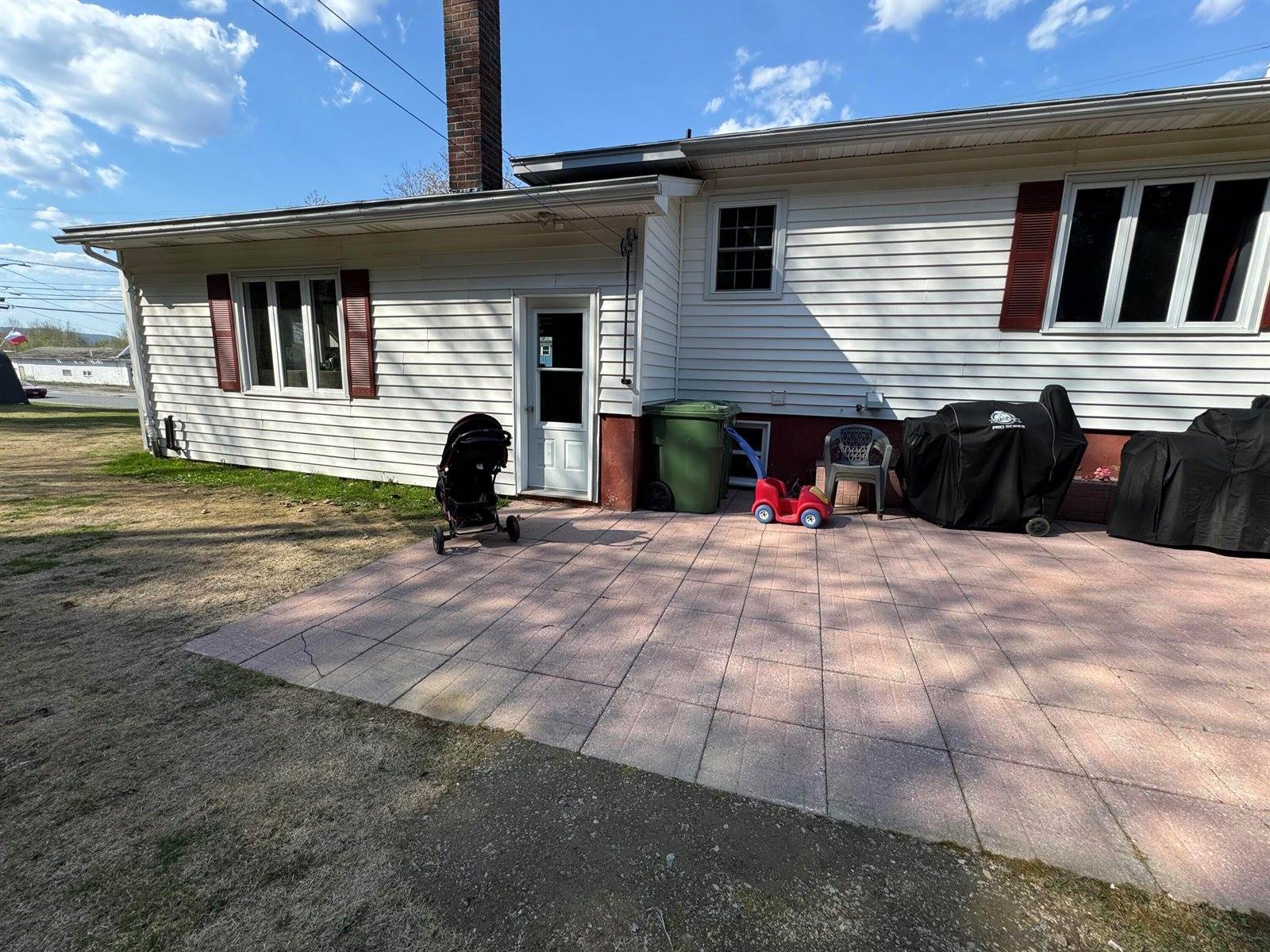 523 Main Street, Madawaska, ME 04756