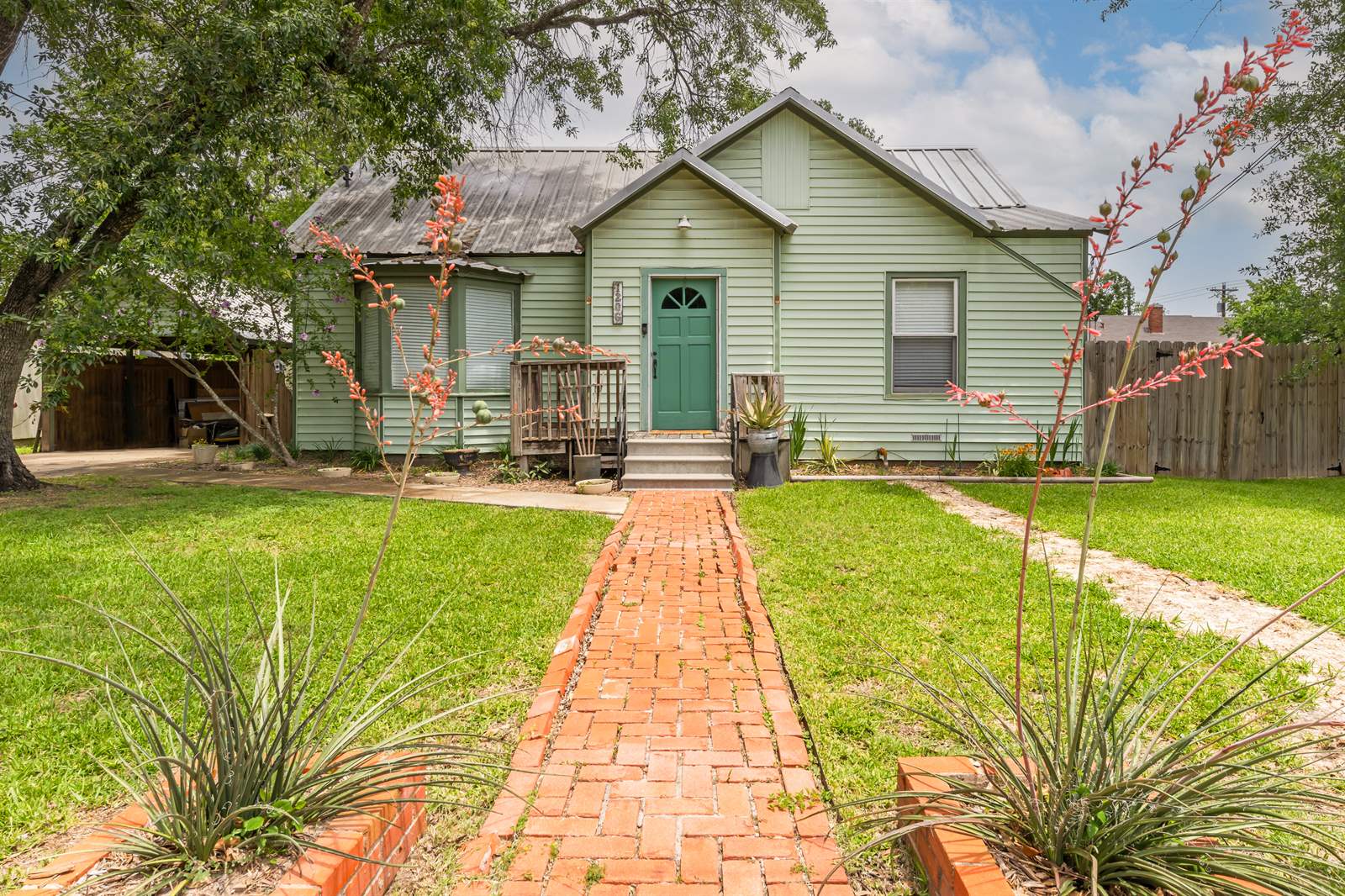 1206 East 28th Street, Bryan, TX 77803