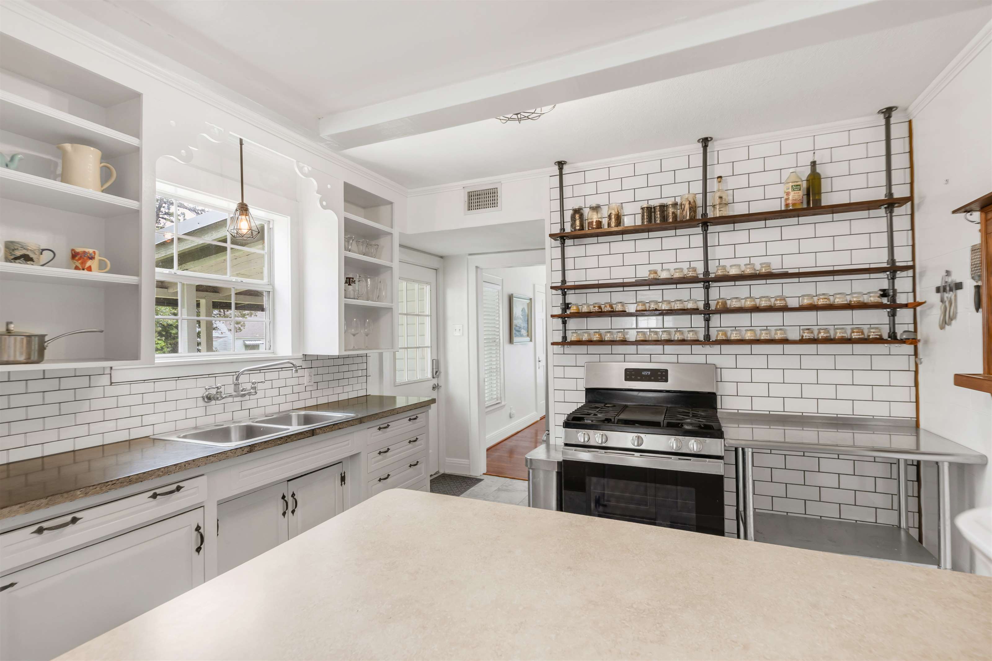 1206 East 28th Street, Bryan, TX 77803