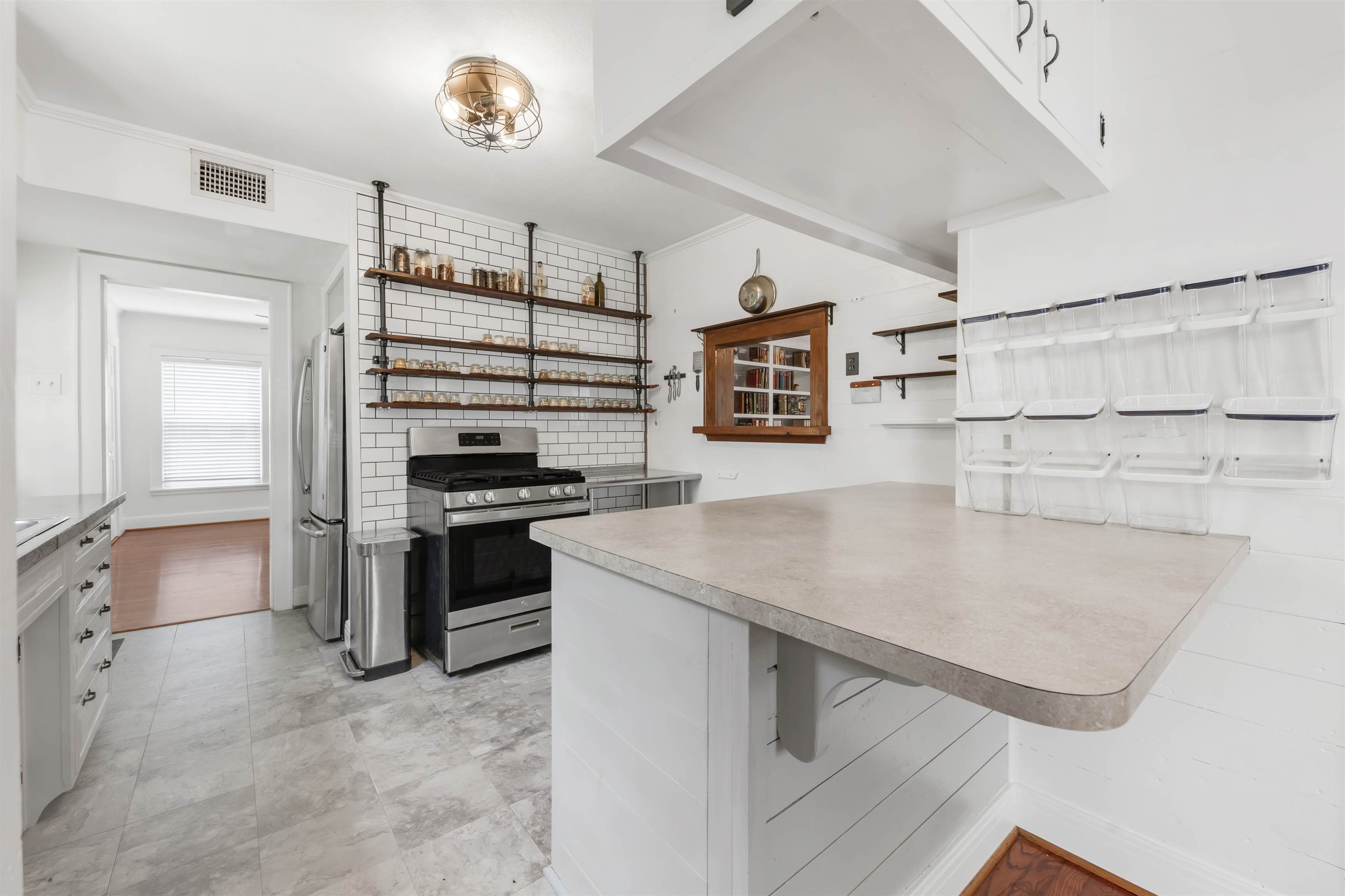 1206 East 28th Street, Bryan, TX 77803