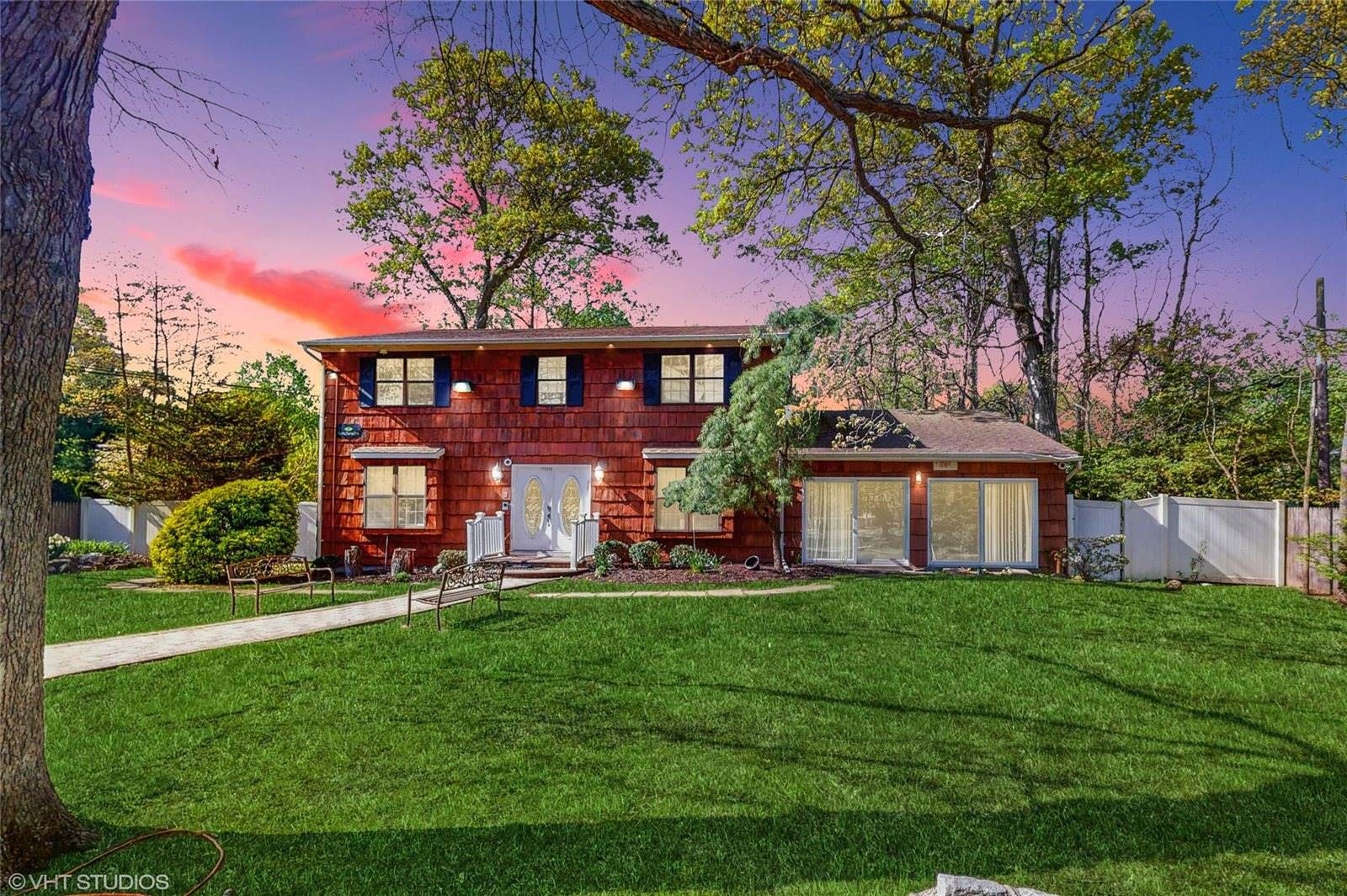 318 Veterans Memorial Highway, Smithtown, NY 11725