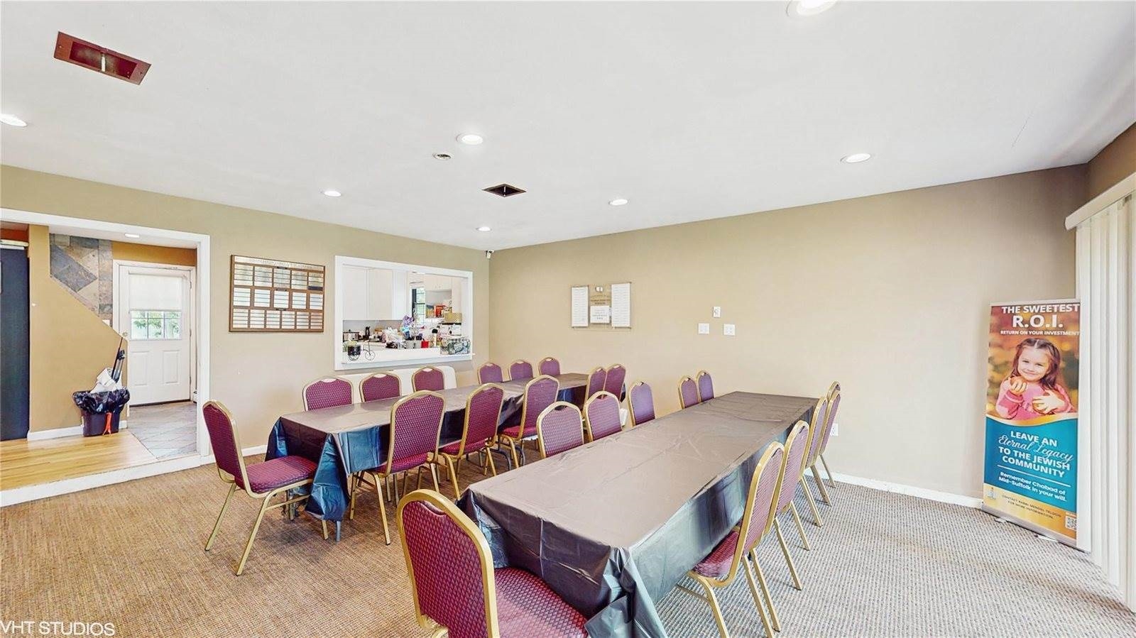 318 Veterans Memorial Highway, Smithtown, NY 11725