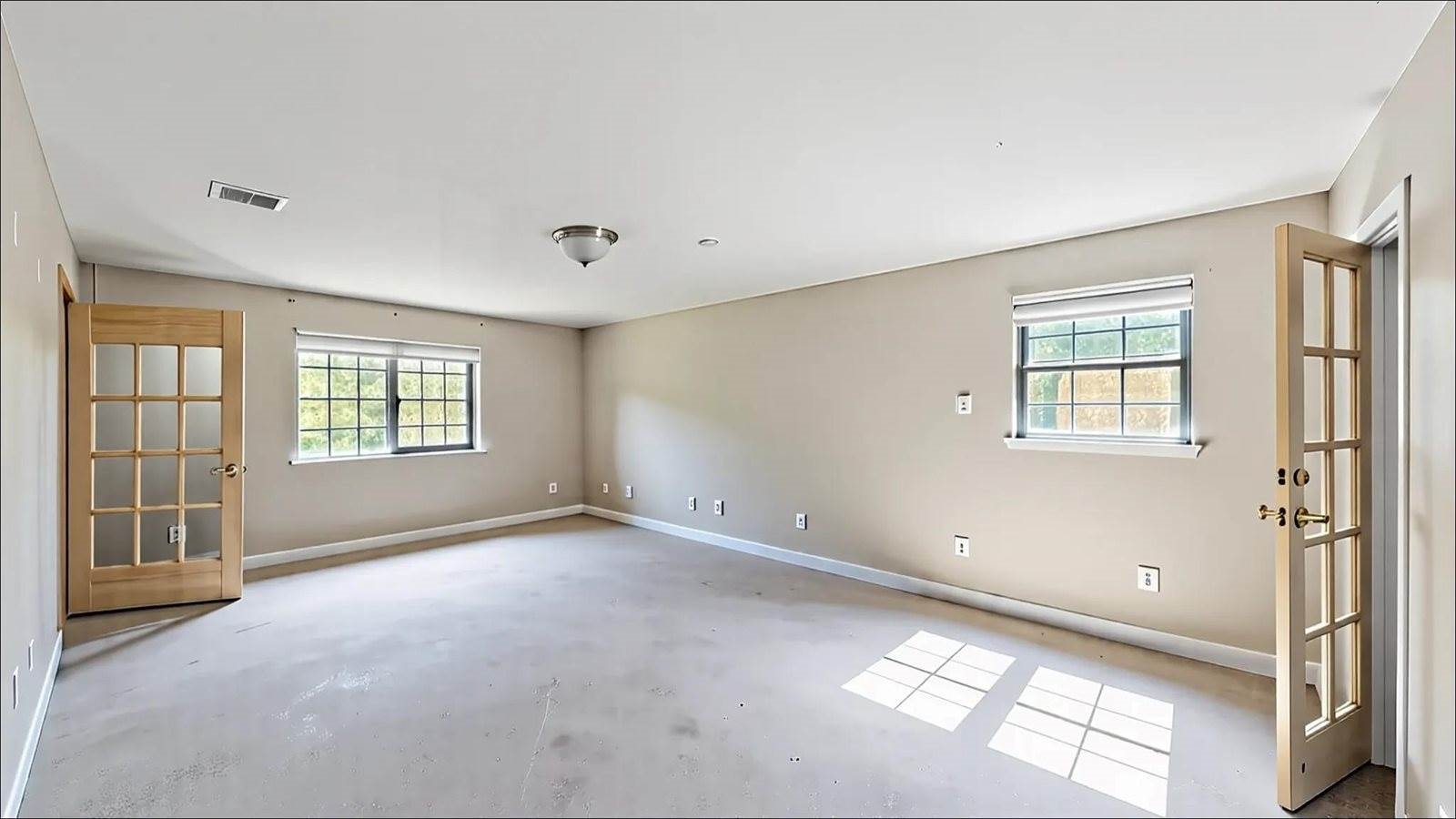 318 Veterans Memorial Highway, Smithtown, NY 11725