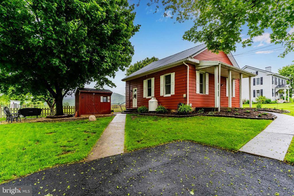 667 Bridgeport Road, Landisburg, PA 17040