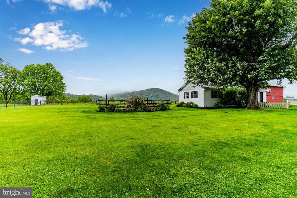 667 Bridgeport Road, Landisburg, PA 17040