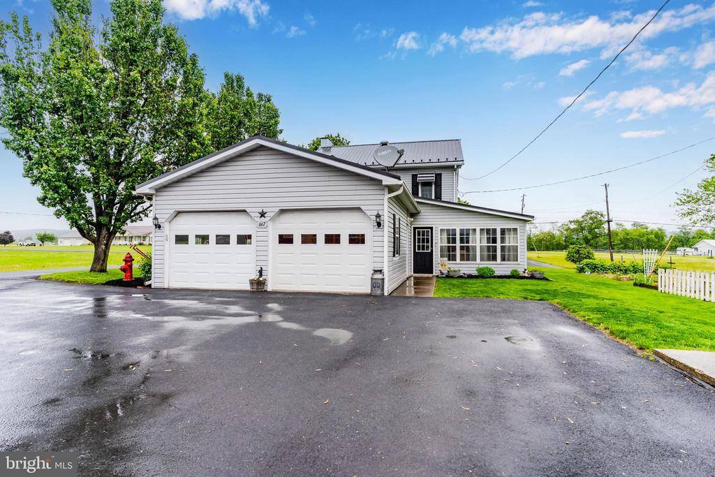 667 Bridgeport Road, Landisburg, PA 17040