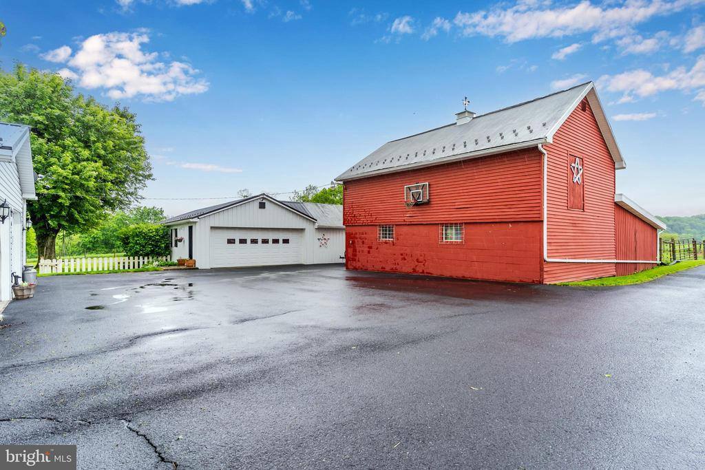 667 Bridgeport Road, Landisburg, PA 17040