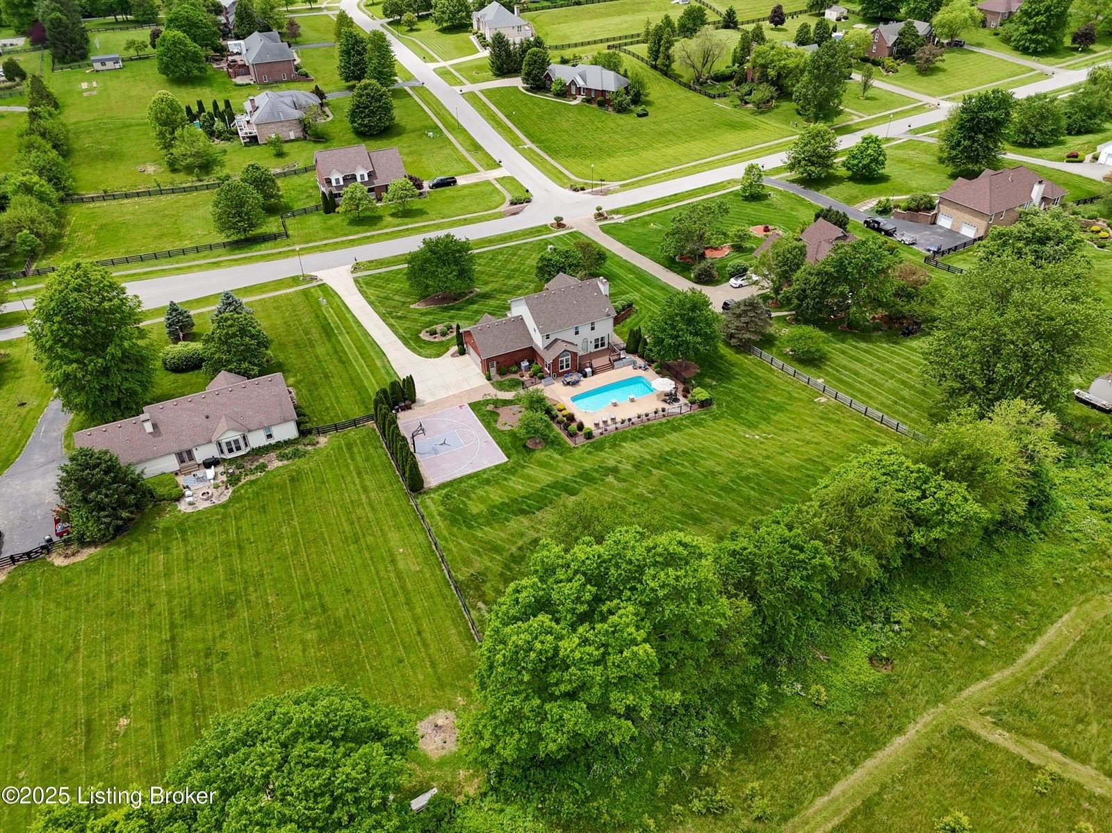 4717 Northridge Dr, Crestwood, KY 40014