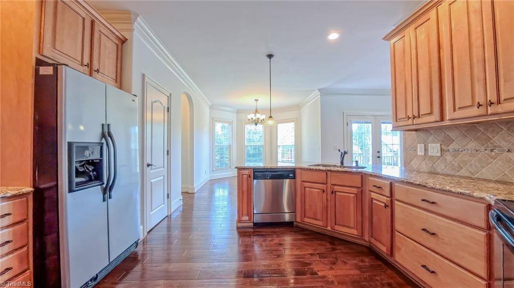 9045 Grove Pines Lane, Kernersville, NC 27284