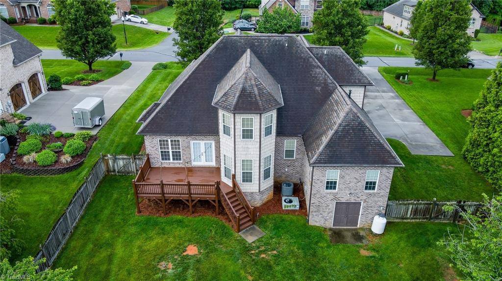 9045 Grove Pines Lane, Kernersville, NC 27284