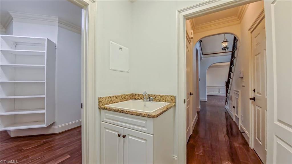 9045 Grove Pines Lane, Kernersville, NC 27284