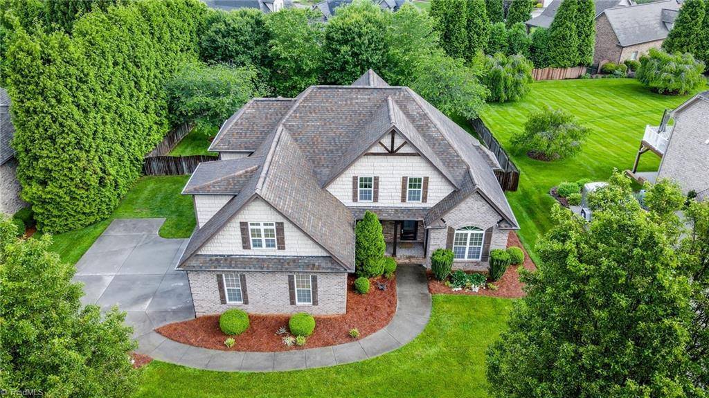 9045 Grove Pines Lane, Kernersville, NC 27284