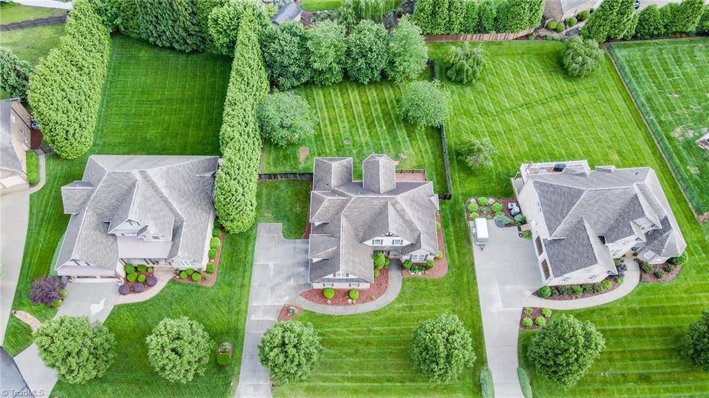 9045 Grove Pines Lane, Kernersville, NC 27284