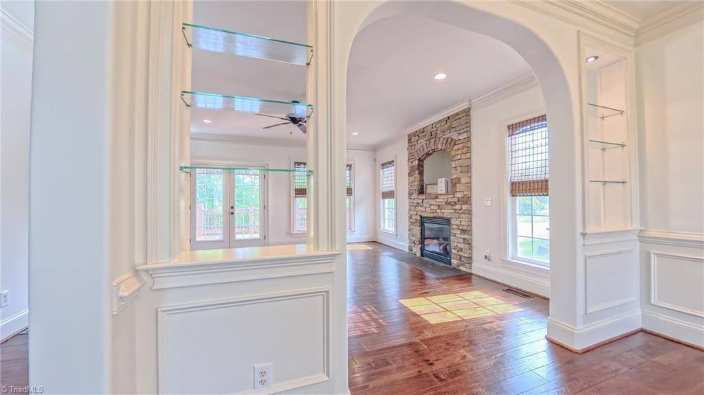 9045 Grove Pines Lane, Kernersville, NC 27284