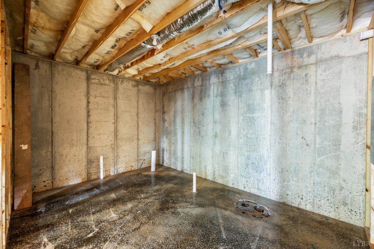 2510 Smith Mountain Lake Parkway, Huddleston, VA 24104