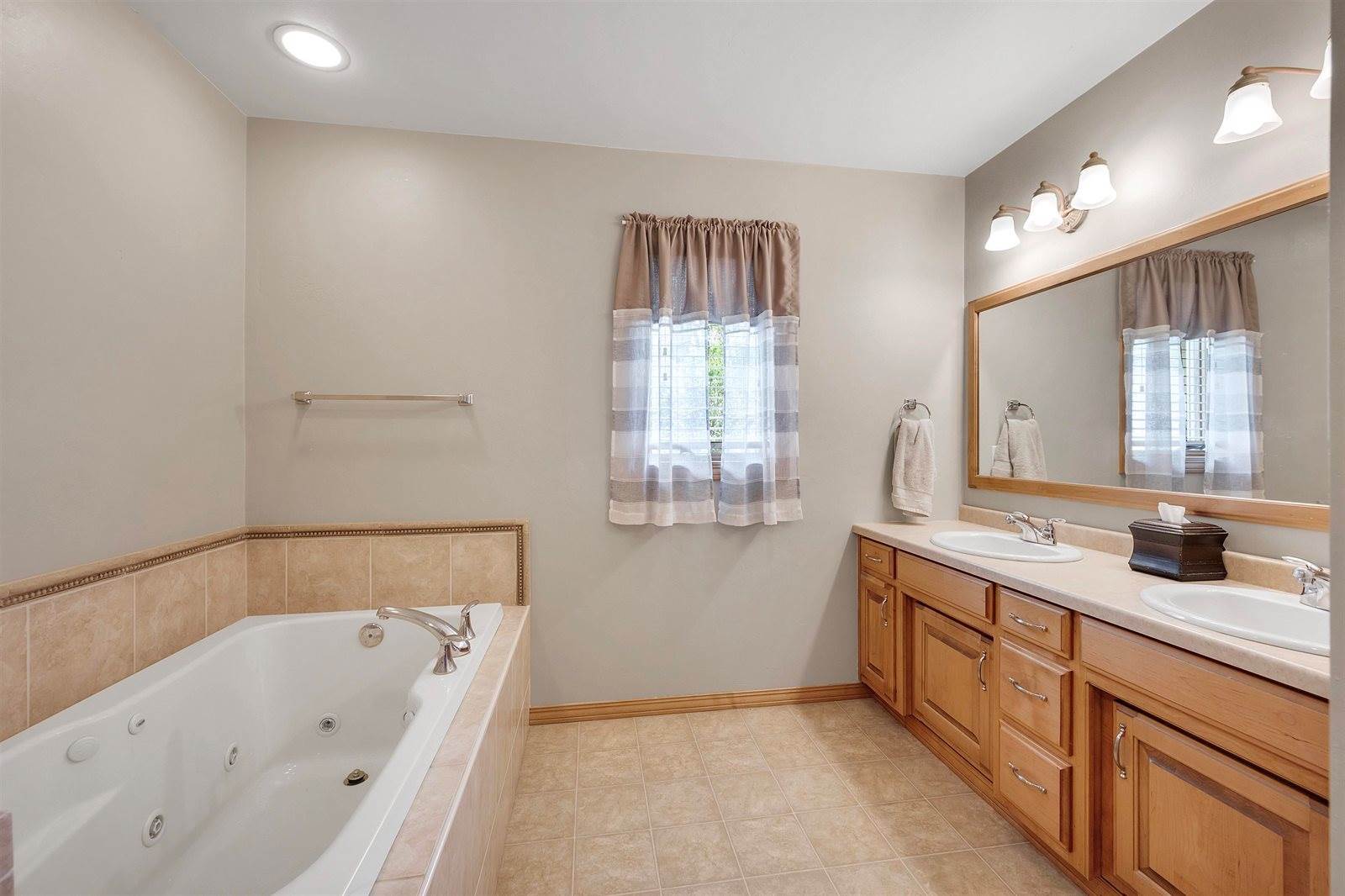 2176 Yahara Circle, De Pere, WI 54115