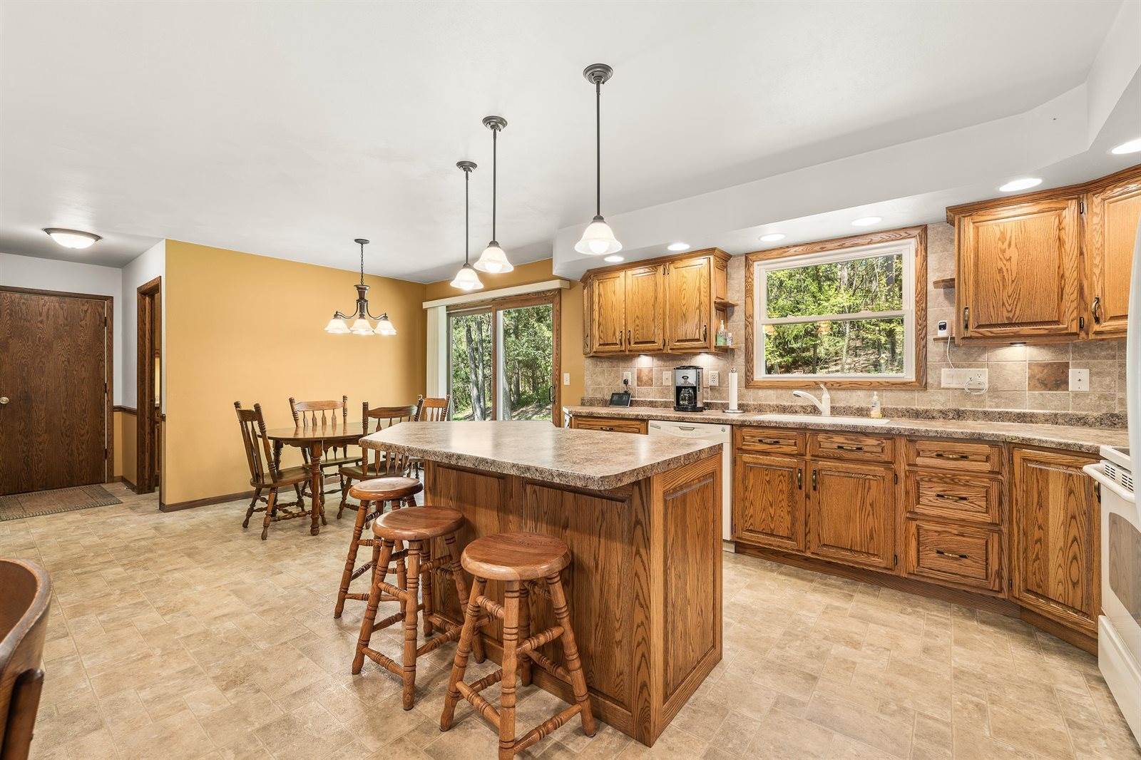 7256 State Highway 66, Custer, WI 54423